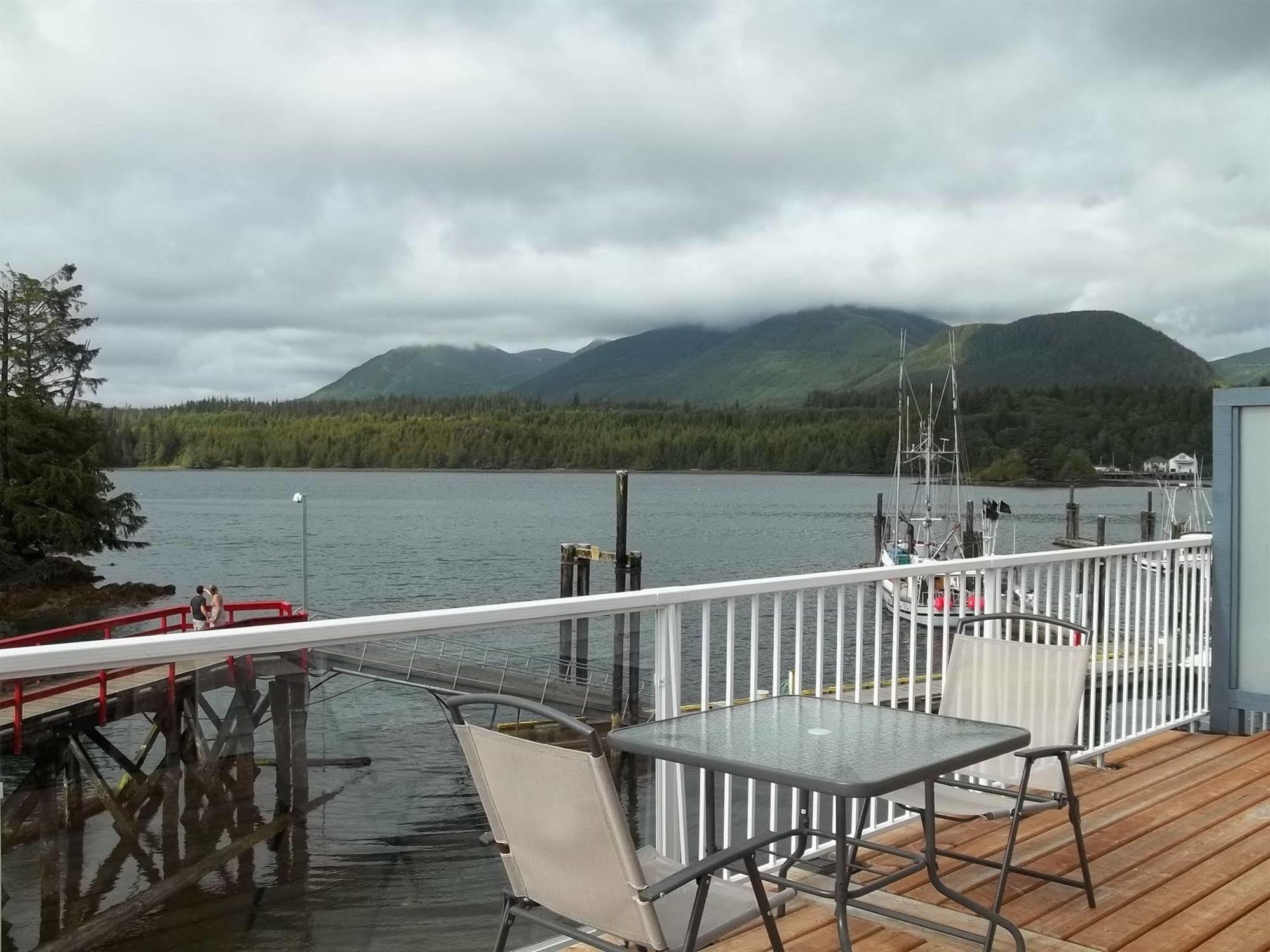 Bayshore Waterfront Inn Ucluelet Exterior photo